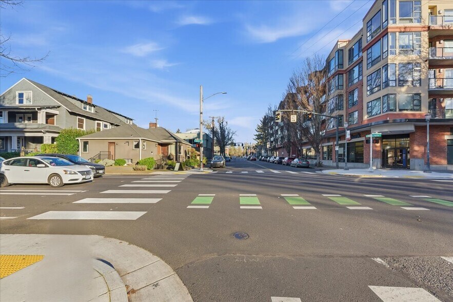 More Photos Of 1607-1611 NE 16th Ave, Portland Office For Lease