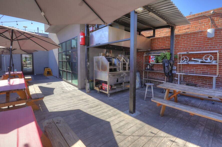 More Photos Of 817 E Main St, Santa Paula Storefront For Sale