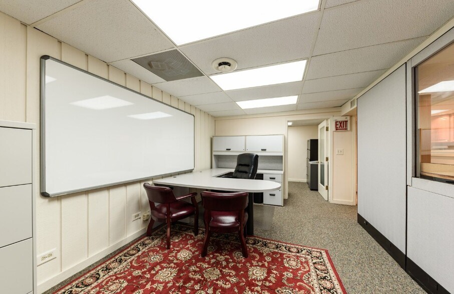 More Photos Of 126 S Northwest Hwy, Barrington Office For Sale