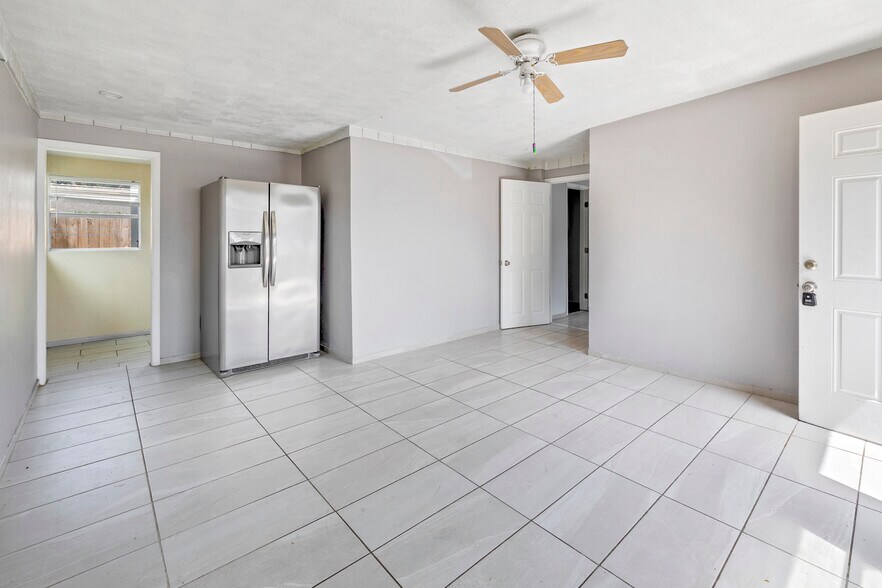 More Photos Of 11720 N 15th St, Tampa Apartments For Sale