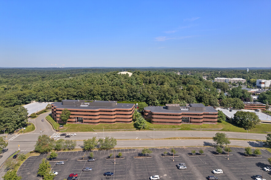 Primary Photo Of 10 Burlington Mall Rd, Burlington Coworking Space