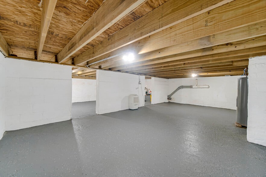 More Photos Of 2816 Martha St, Hammond Flex For Lease