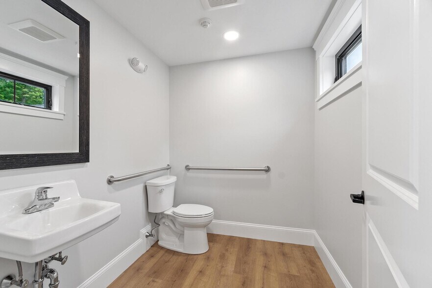 More Photos Of 777 Boston Rd, Groton Storefront For Lease