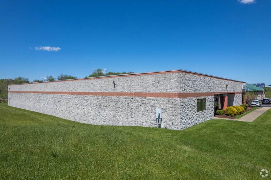 More Photos Of 4940 Aultman Rd, Canton Warehouse For Lease