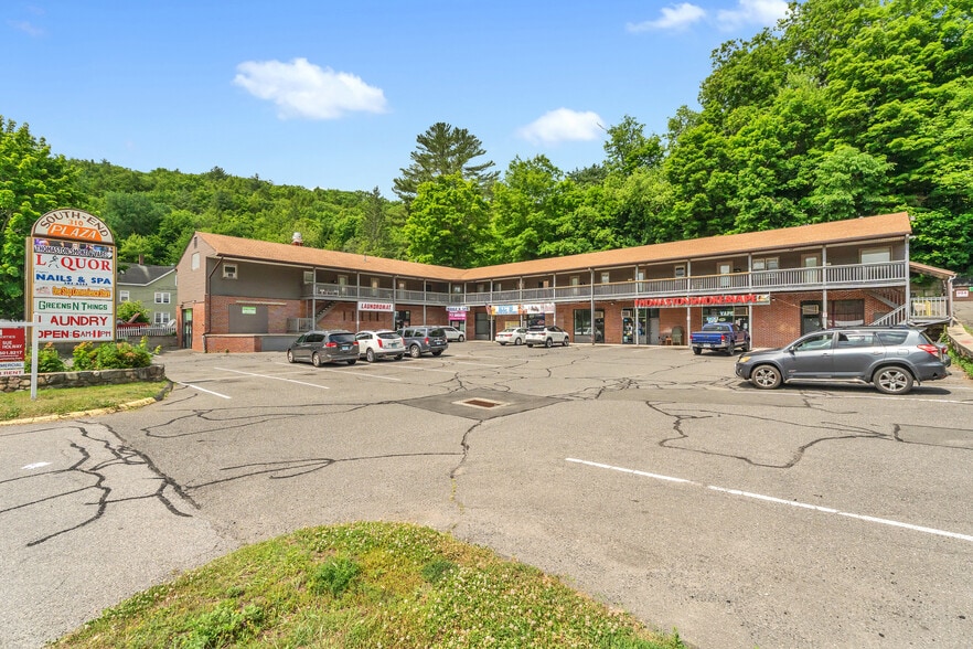 More Photos Of 300-310 S Main St, Thomaston Storefront For Sale