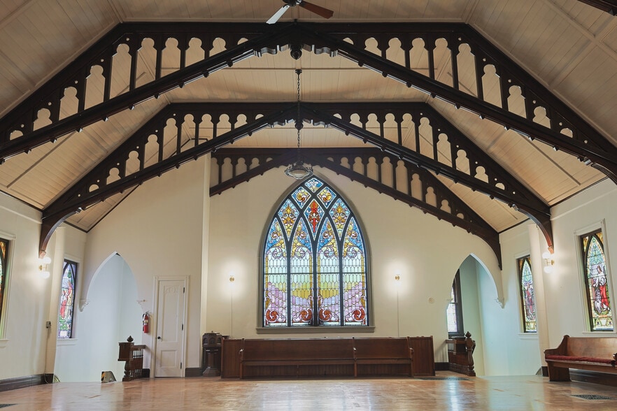 More Photos Of 18 S 6th St, Hudson Religious Facility For Sale
