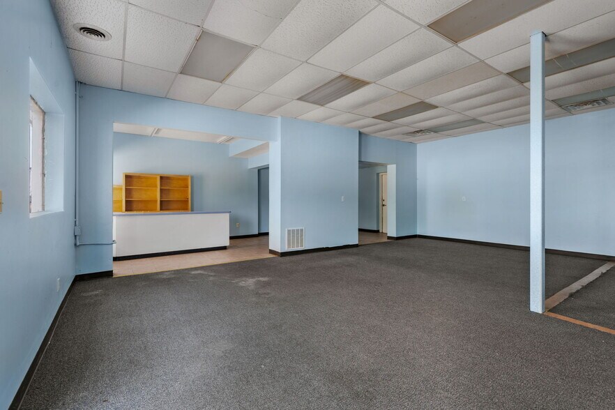 More Photos Of 3401 W Oakland Ave, Austin Truck Stop For Sale