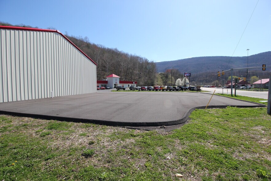 More Photos Of 34 Smokey Bear Ln, Covington Light Distribution For Sale