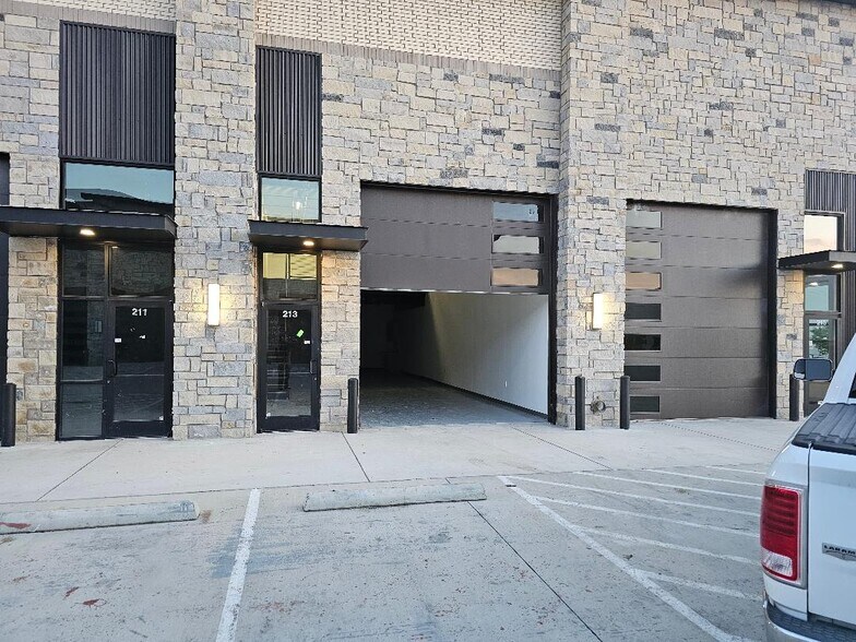 More Photos Of 2601 TX-121, Lewisville Light Distribution For Sale