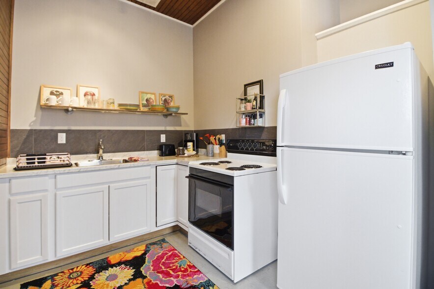 More Photos Of 437 William Ave, Davis Storefront Retail Residential For Sale