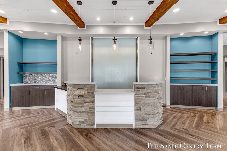 More Photos Of 16986 Robbins Rd, Grand Haven Medical For Lease