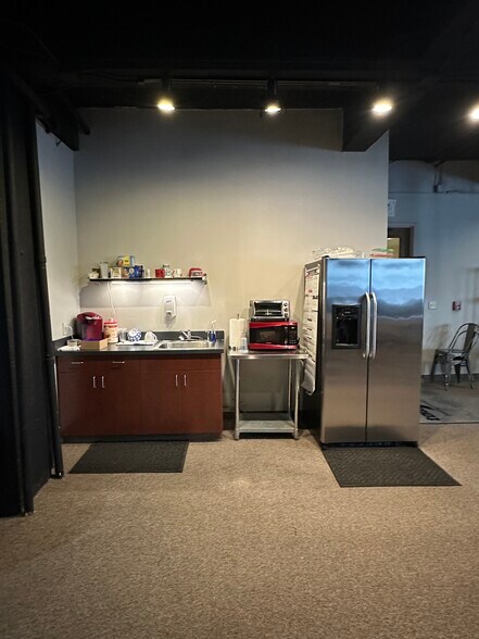 More Photos Of 407 Broad St, Chattanooga General Retail For Lease