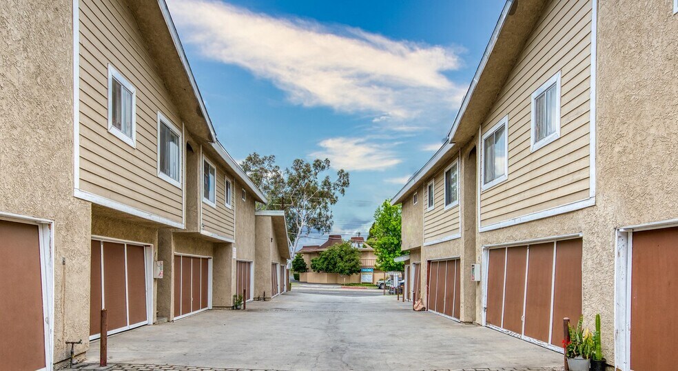 More Photos Of 11314 La Mirada Blvd, Whittier Apartments For Sale