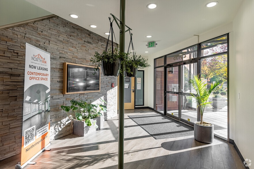 More Photos Of 25195 SW Parkway Ave, Wilsonville Office For Lease