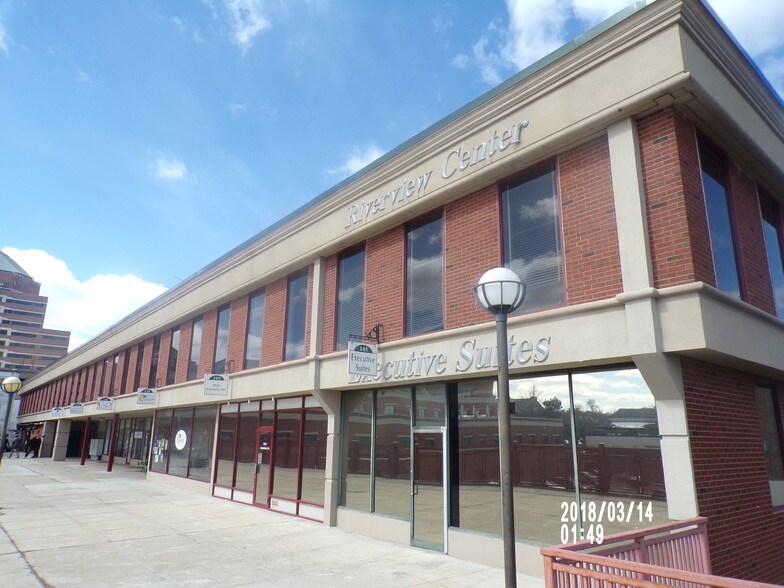 More Photos Of 100-140 Riverview Ctr, Middletown Office For Lease