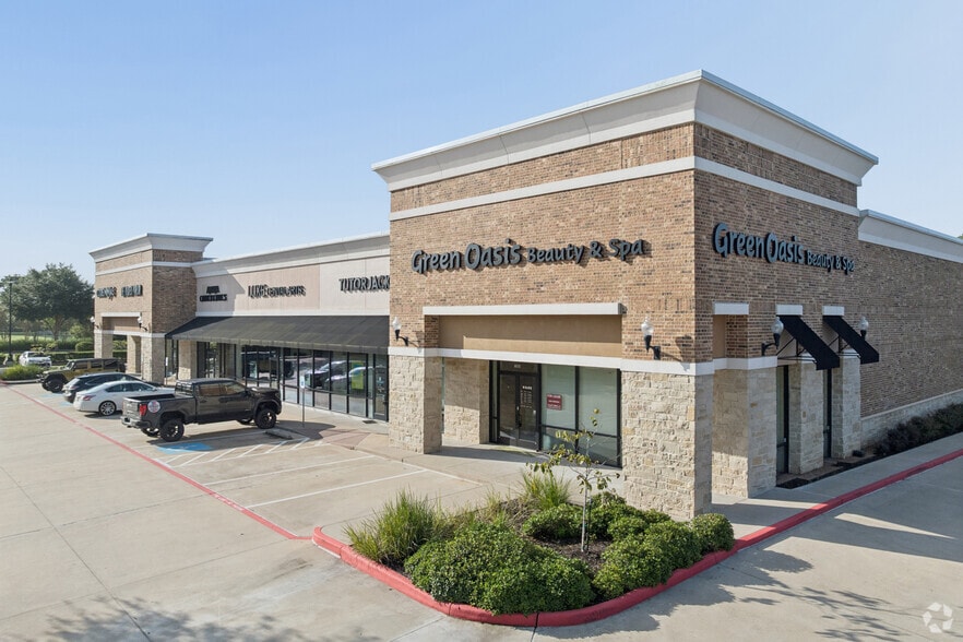 More Photos Of 18318 University Blvd, Sugar Land Storefront For Lease