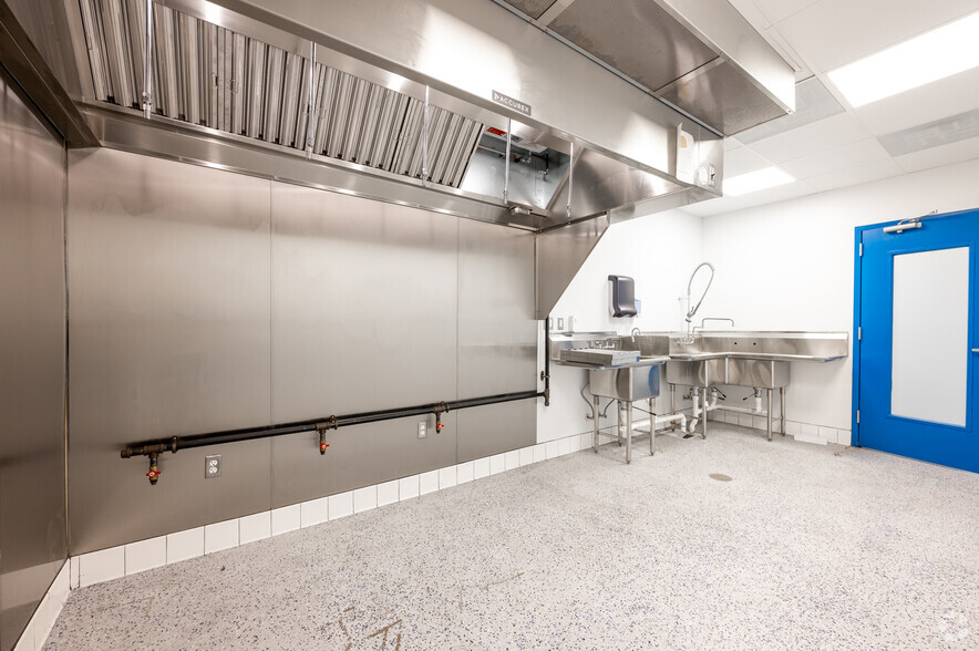 More Photos Of 1021 N Pennsylvania St, Indianapolis Freestanding For Lease