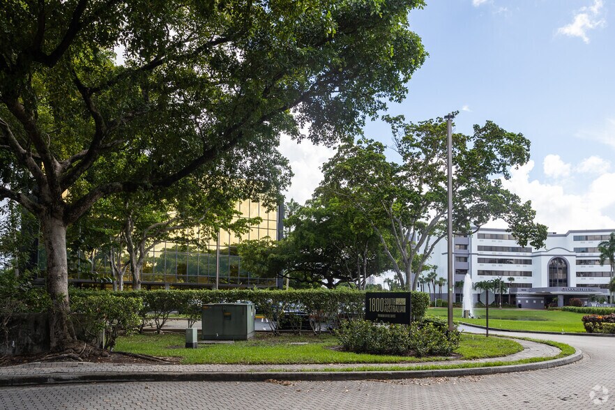 More Photos Of 1800 S Australian Ave, West Palm Beach Office For Lease