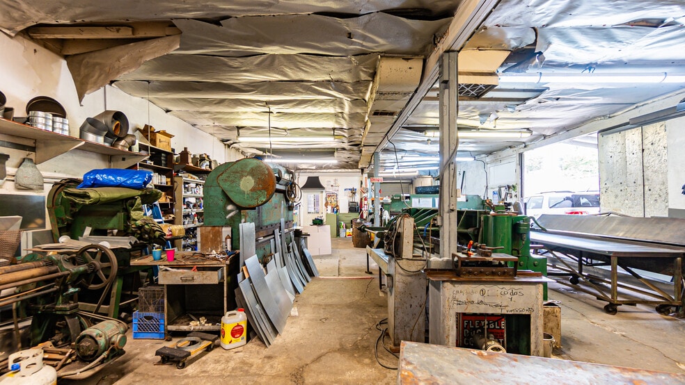 More Photos Of 4656 Floral Dr, Los Angeles Industrial For Sale