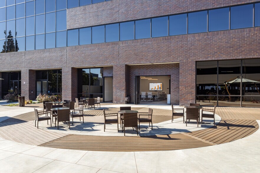 More Photos Of 2301 Dupont Dr, Irvine Unknown For Lease