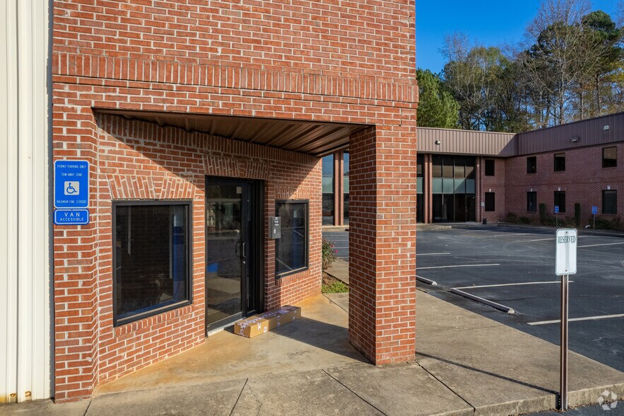 More Photos Of 1394 Broadway Ave, Braselton Warehouse For Sale