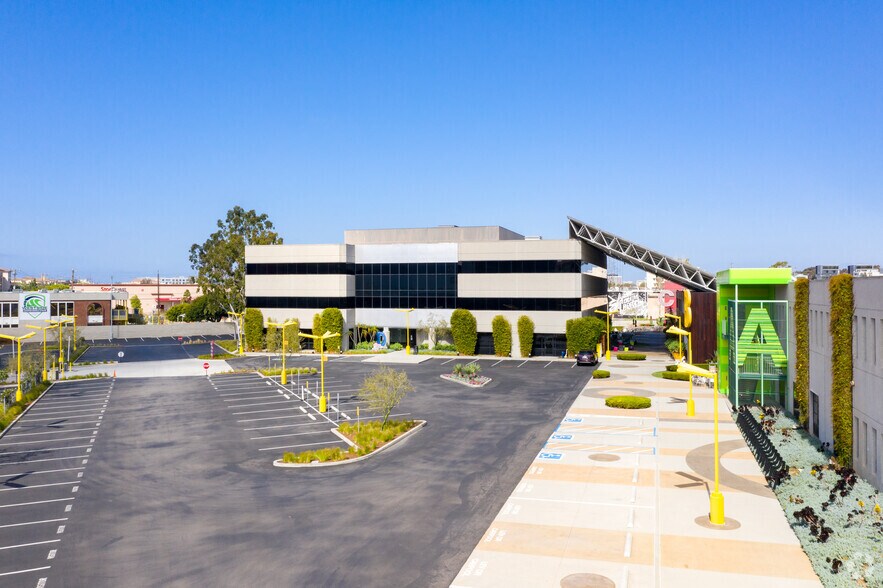 More Photos Of 12777 W Jefferson Blvd, Los Angeles Office For Lease