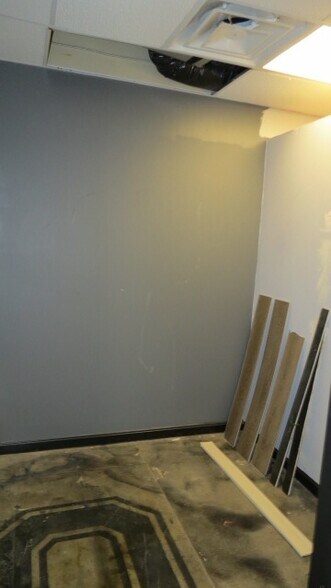 More Photos Of 3368 SR 752 St, Ashville Storefront Retail Office For Lease