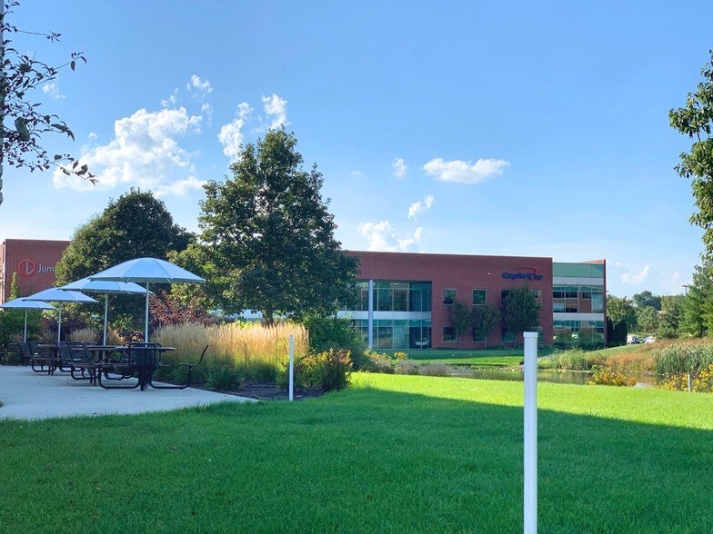 More Photos Of 2100 S Oak St, Champaign Office For Lease
