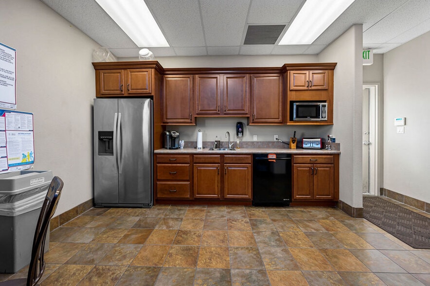 More Photos Of 2474 Patterson Rd, Grand Junction Office For Sale