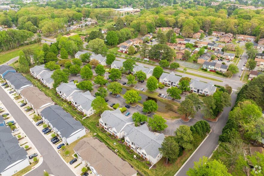 More Photos Of 1201 Edenham Ct, Virginia Beach Apartments For Sale