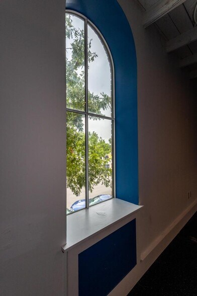 More Photos Of 117 East St, Hutto Loft Creative Space For Sale