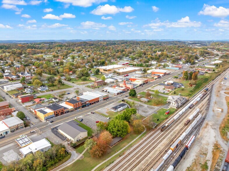 More Photos Of 824 Tennessee Ave, Etowah Storefront Retail Office For Sale