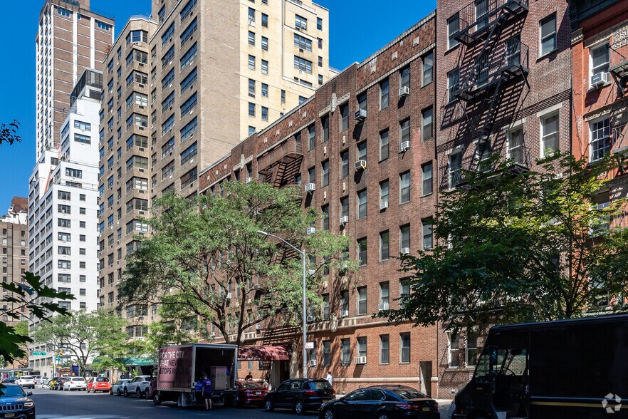 More Photos Of 405 E 72nd St, New York Apartments For Lease