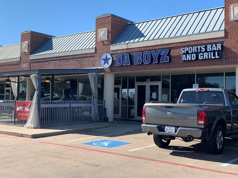 More Photos Of 565 W Oates Rd, Garland Freestanding For Sale