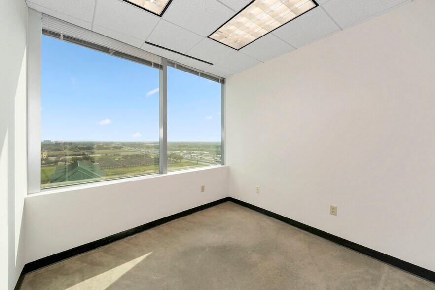 More Photos Of 9999 Bellaire Blvd, Houston Medical For Sale
