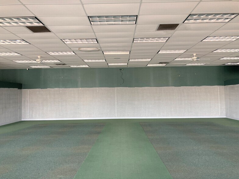 More Photos Of 111-117 N 8th St, Medford General Retail For Lease