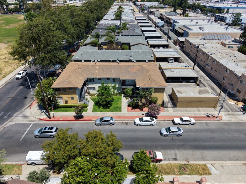 More Photos Of 8000 Owensmouth Ave, Canoga Park Apartments For Sale