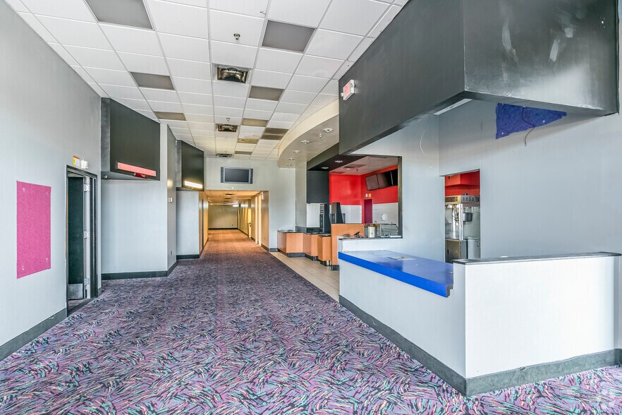 More Photos Of 1000 W Broadway, Centralia Unknown For Lease