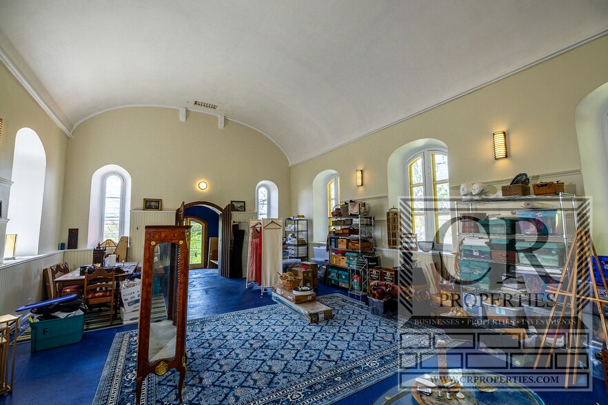More Photos Of 5768-5774 Albany Post Rd, Rhinebeck Freestanding For Sale