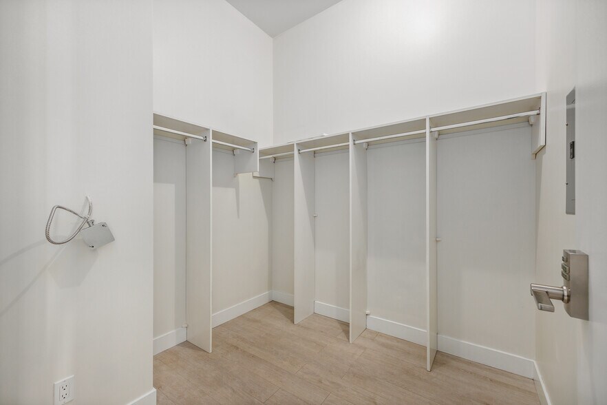 More Photos Of 1130 3 St SE, Calgary Flex For Sale