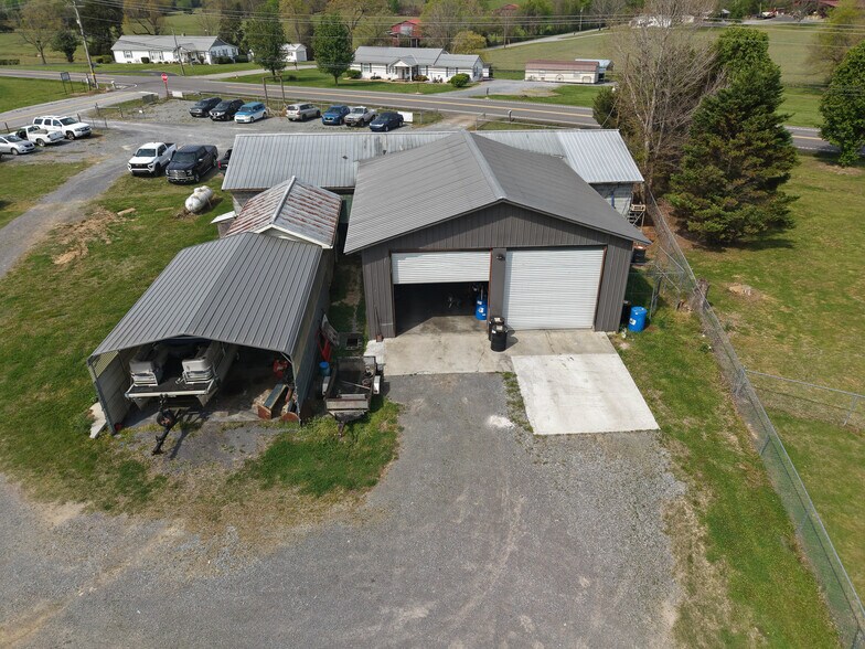 More Photos Of 11122 State Highway 58 S Hwy, Decatur Flex For Sale