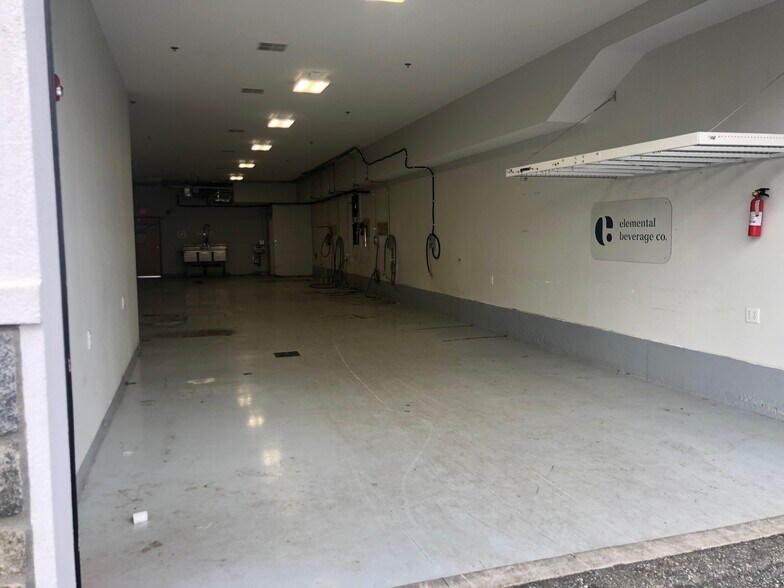 More Photos Of 586 Pleasant St, Watertown Light Distribution For Lease
