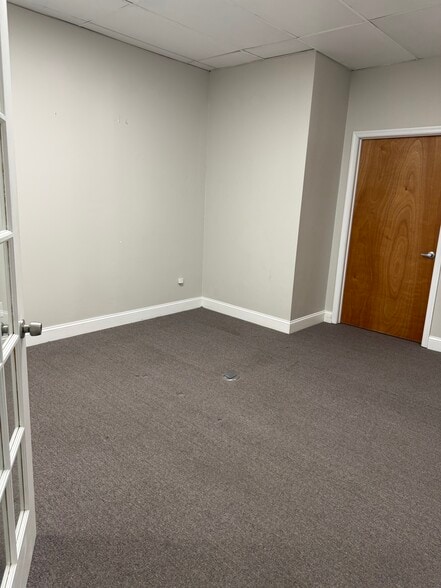 More Photos Of 493 Domino Ln, Philadelphia Storefront For Lease