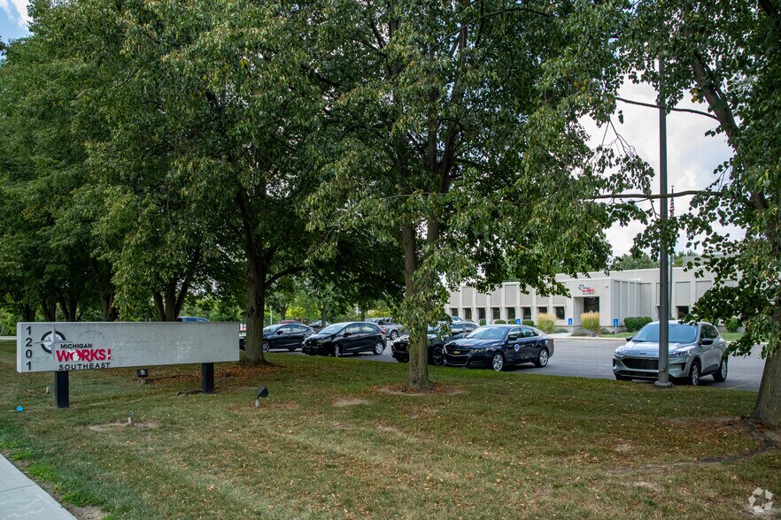 More Photos Of 1201 E Ellsworth Rd, Ann Arbor Industrial For Lease
