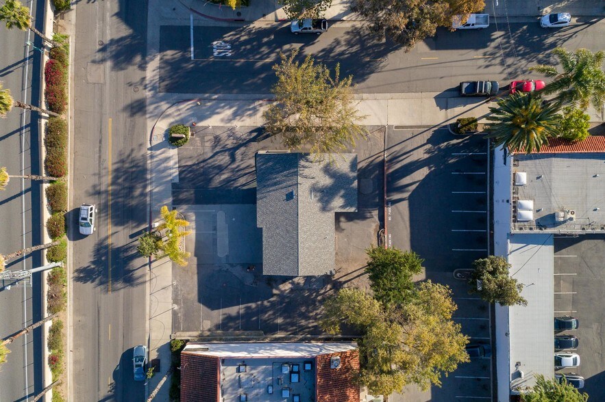 More Photos Of 34 E Montecito St, Santa Barbara Freestanding For Lease