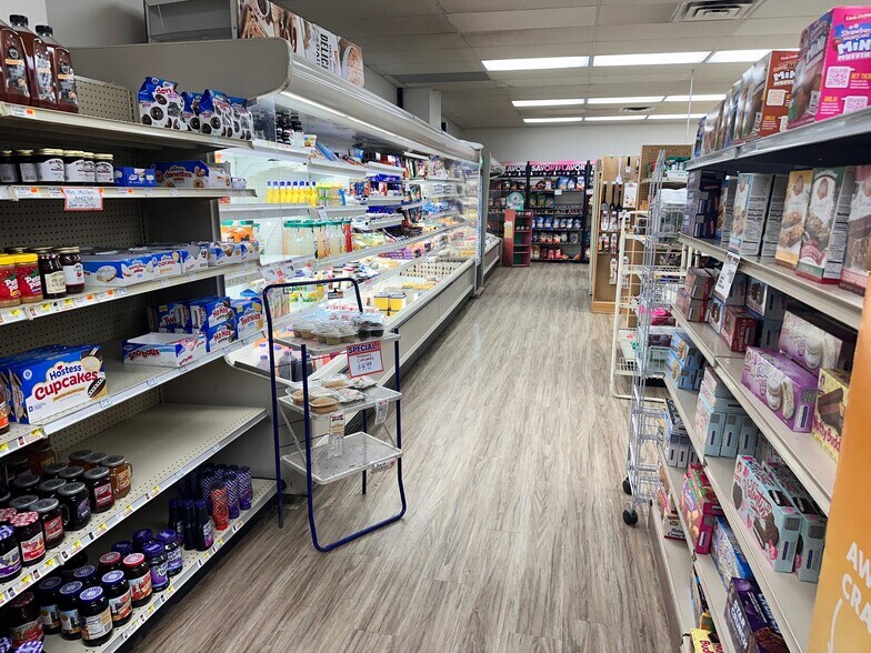 More Photos Of 104 W Madison St, Gibsonburg General Retail For Sale
