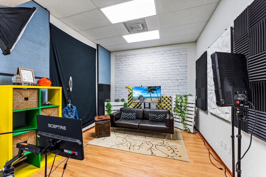 More Photos Of 15165 NW 77th Ave, Miami Lakes Medical For Lease