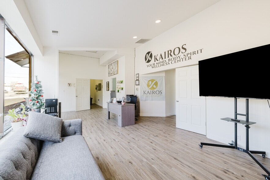 More Photos Of 174 Idaho St, Elko General Retail For Lease