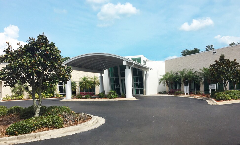 Primary Photo Of 4051 Upper Creek Dr, Sun City Center Medical For Lease