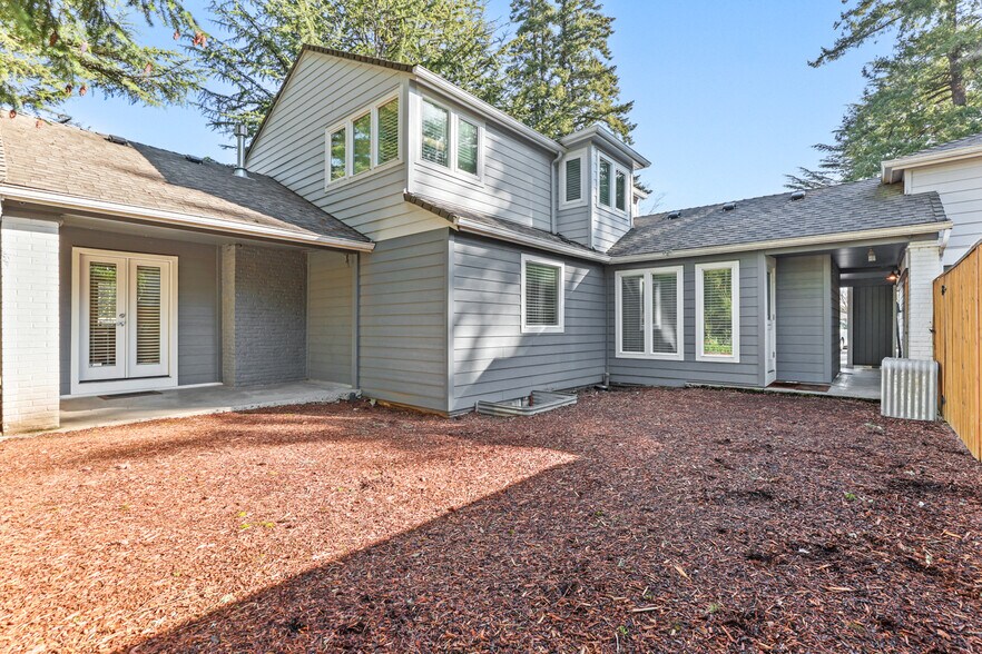 More Photos Of 6500 SW Beaverton-Hillsdale Hwy, Portland Office For Sale